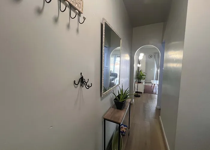 Triple A Location Rents Fast By Better Bookings Apartament