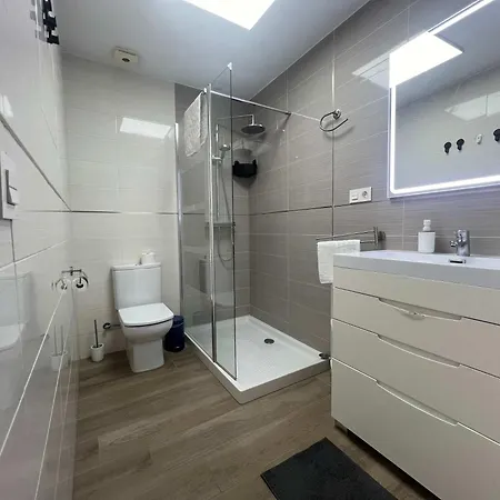 Triple A Location Rents Fast By Better Bookings Μαρμπέλλα